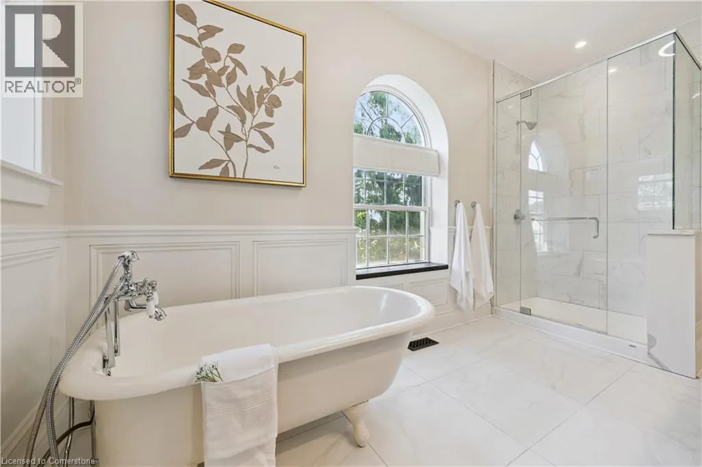 13 RIVERSIDE Drive W