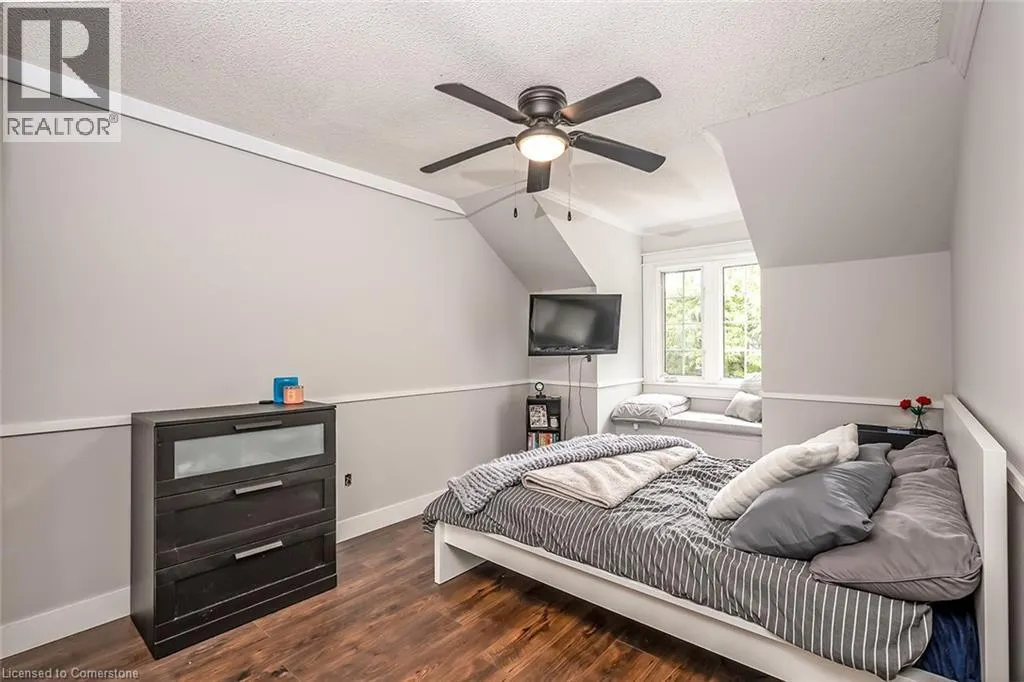 2214 KENNETH Crescent