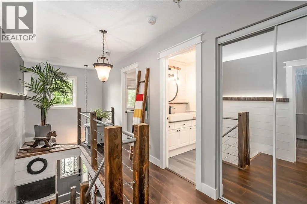 2214 KENNETH Crescent