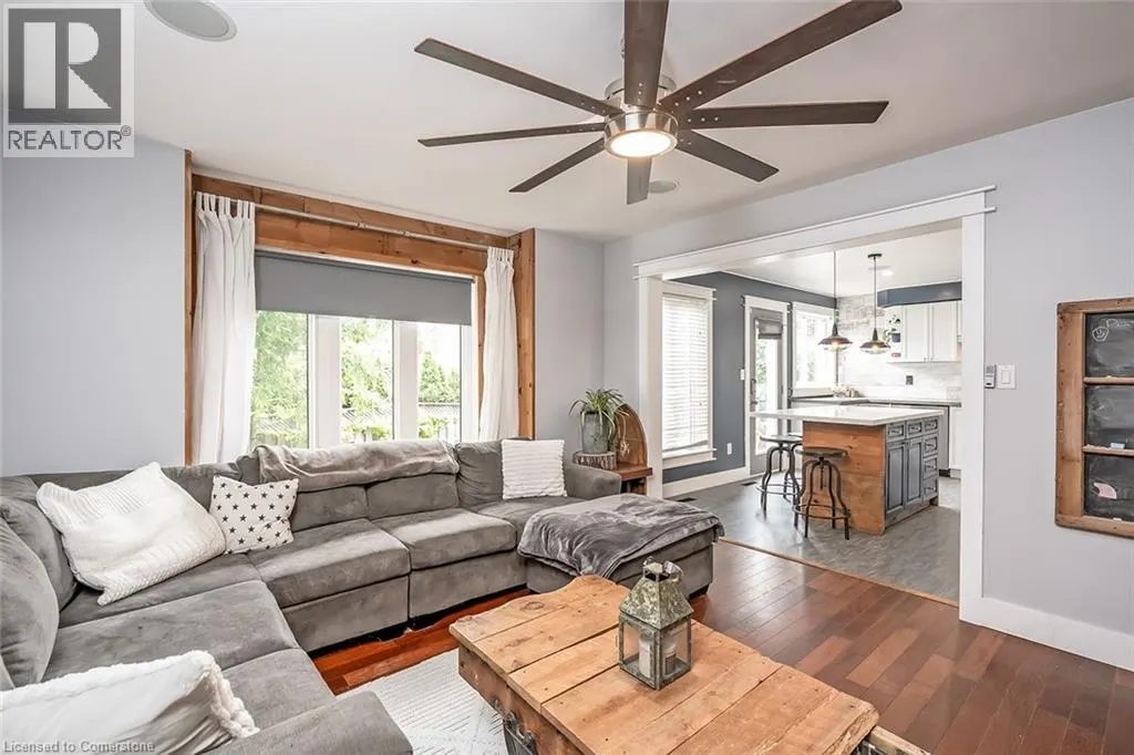 2214 KENNETH Crescent