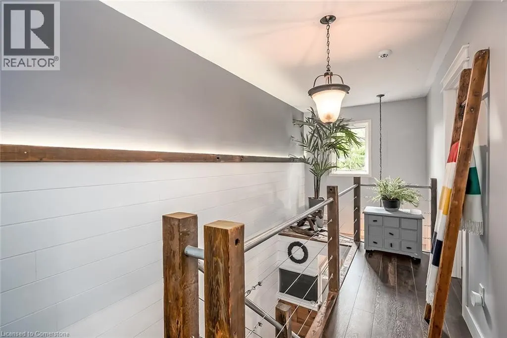 2214 KENNETH Crescent