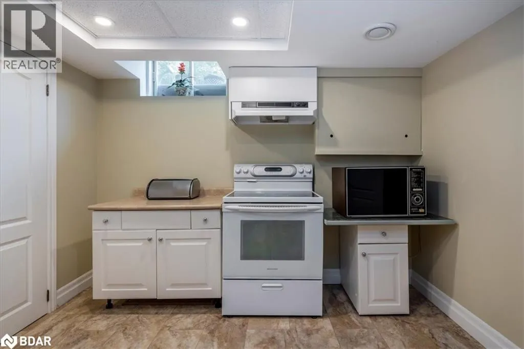 34 HEATHERWOOD Drive