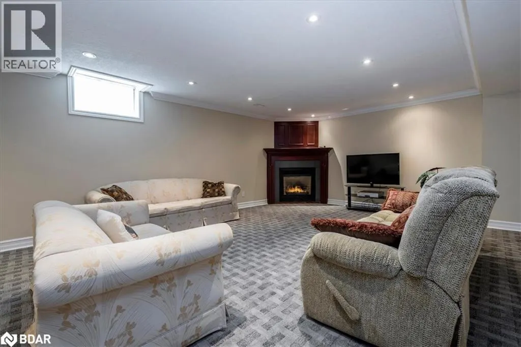 34 HEATHERWOOD Drive