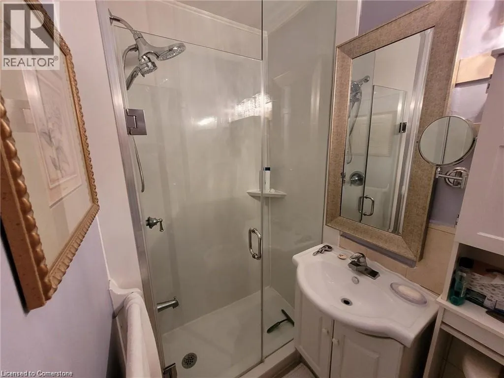 2 CRAIGROYSTON Road