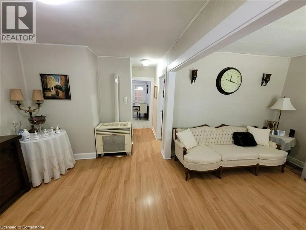 2 CRAIGROYSTON Road