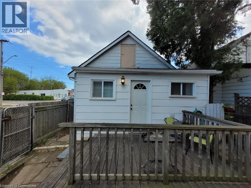 2 CRAIGROYSTON Road