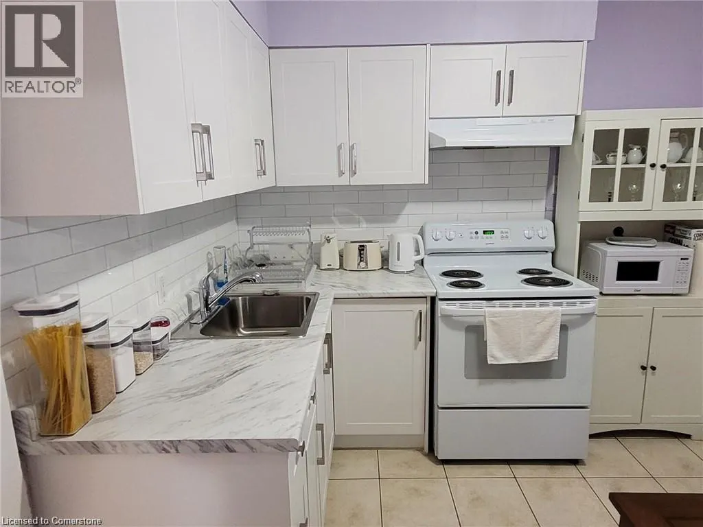 2 CRAIGROYSTON Road