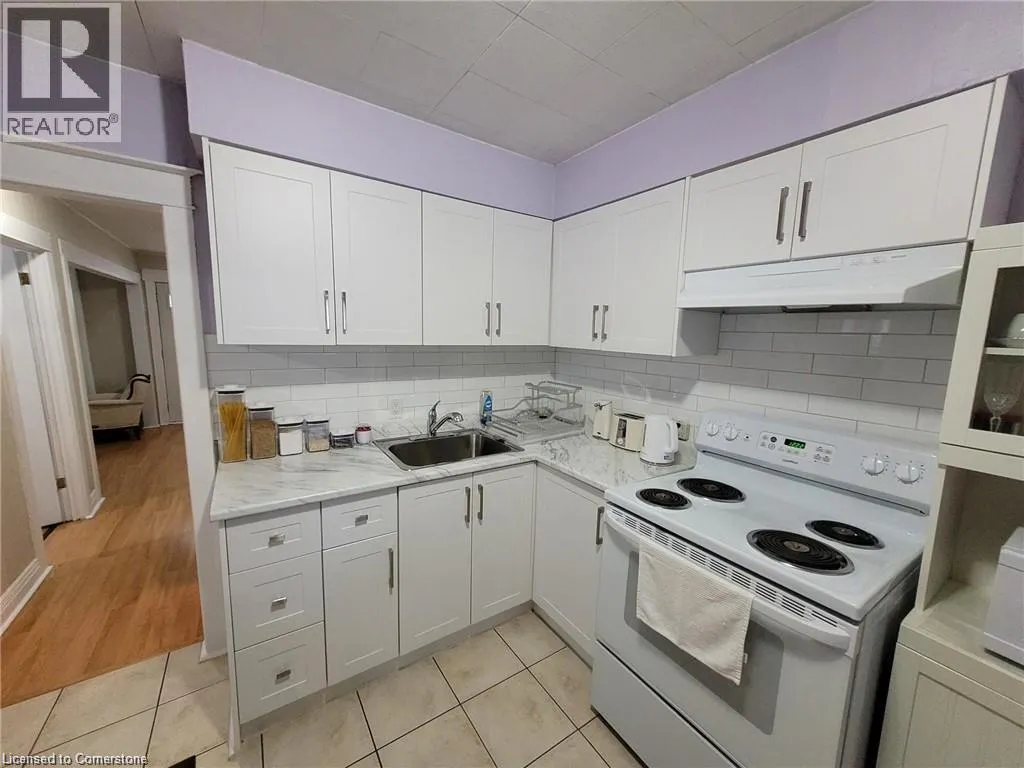 2 CRAIGROYSTON Road