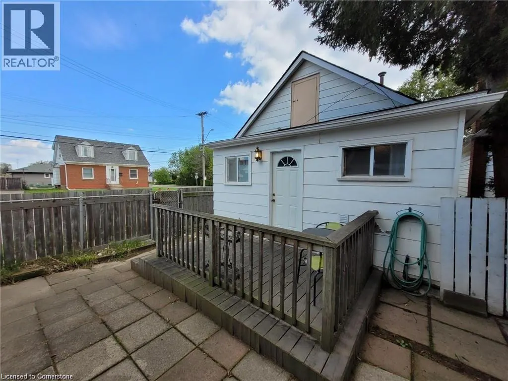 2 CRAIGROYSTON Road