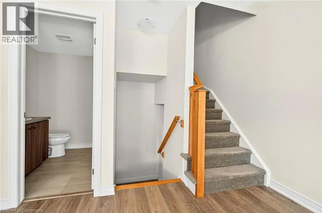 27 DRYDEN Lane