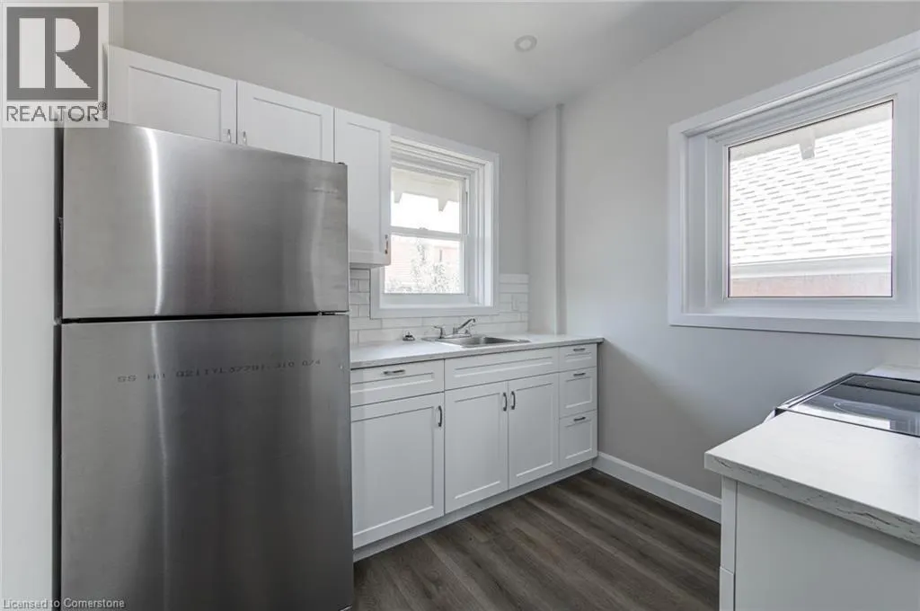 200 PARK Avenue Unit# Upper, #Upper