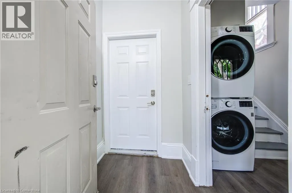 200 PARK Avenue Unit# Upper, #Upper