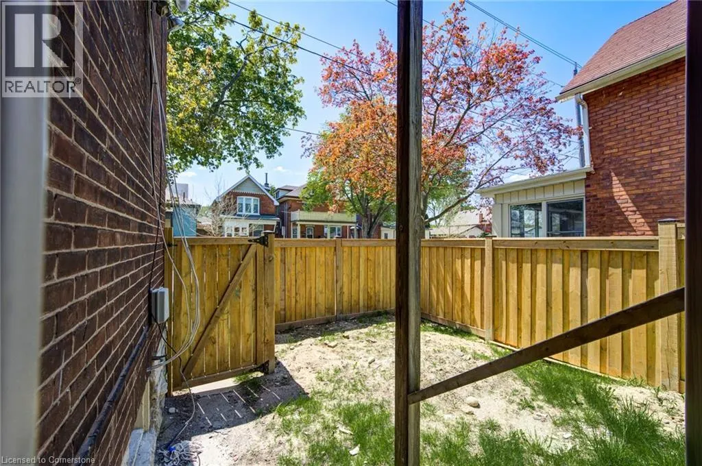 200 PARK Avenue Unit# Upper, #Upper