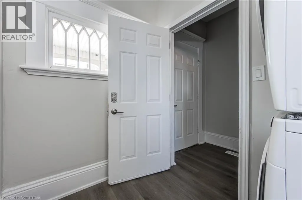 200 PARK Avenue Unit# Upper, #Upper