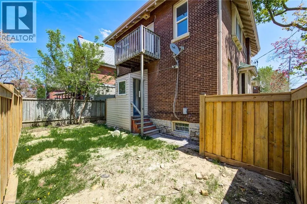 200 PARK Avenue Unit# Upper, #Upper