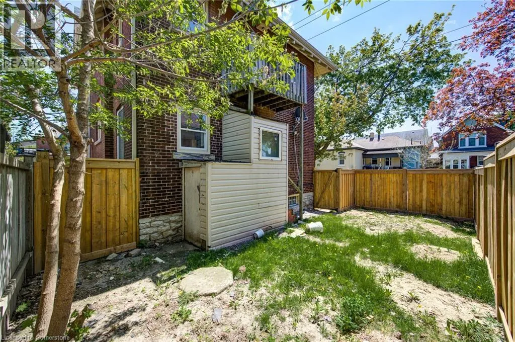 200 PARK Avenue Unit# Upper, #Upper