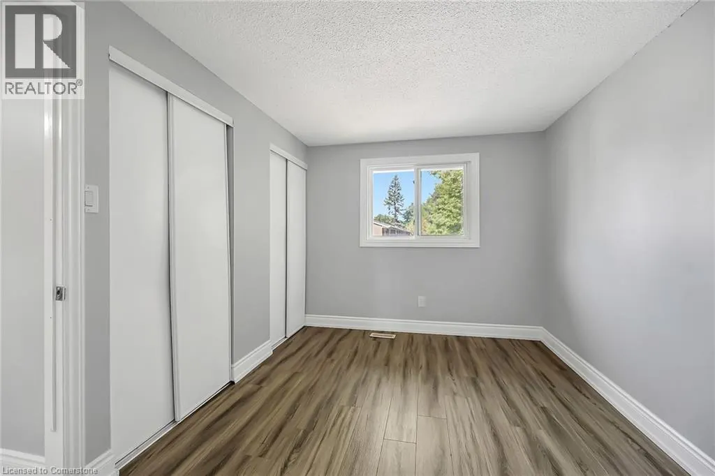 125 LIMERIDGE Road W Unit# 8, #8