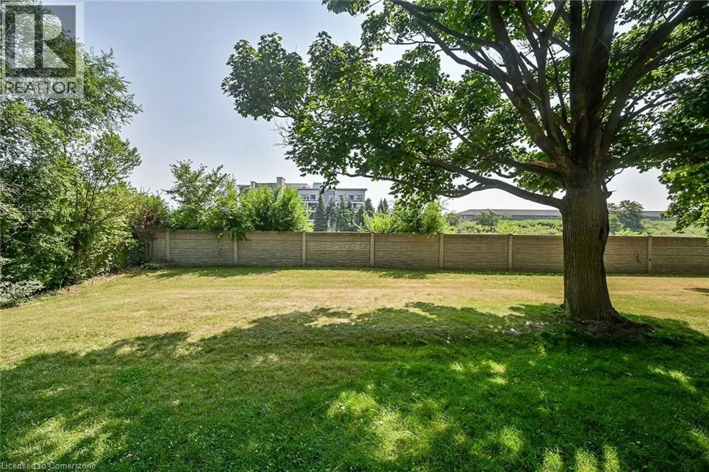 125 LIMERIDGE Road W Unit# 8, #8