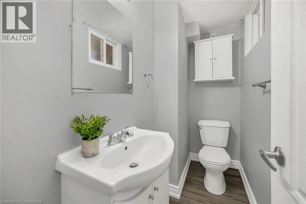 125 LIMERIDGE Road W Unit# 8, #8