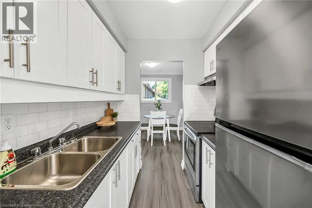 125 LIMERIDGE Road W Unit# 8, #8