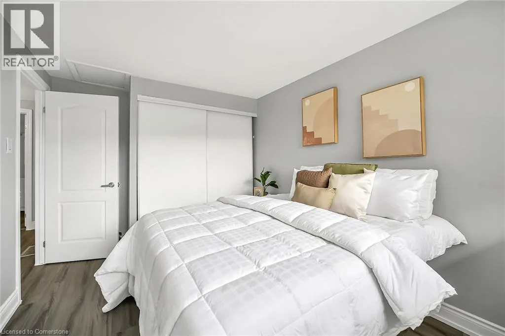 125 LIMERIDGE Road W Unit# 8, #8