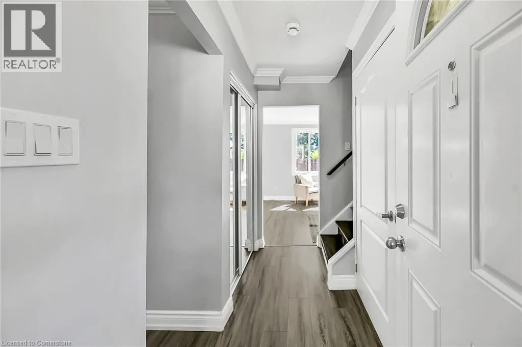 125 LIMERIDGE Road W Unit# 8, #8