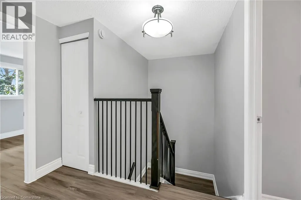 125 LIMERIDGE Road W Unit# 8, #8