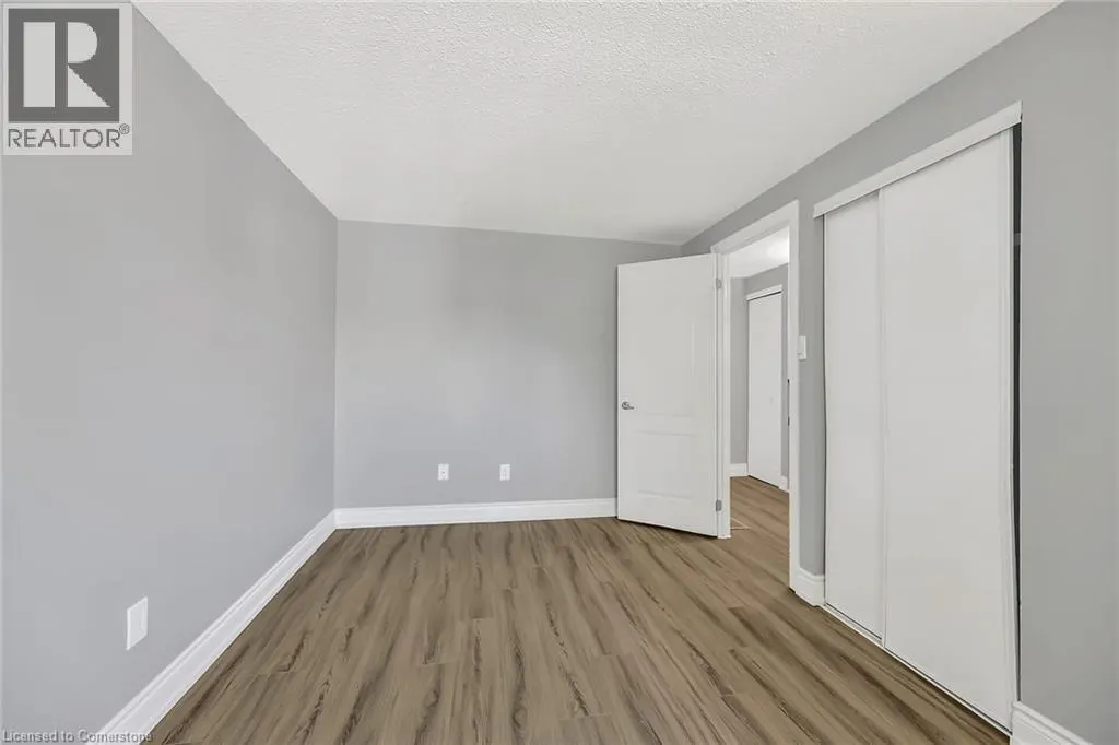 125 LIMERIDGE Road W Unit# 8, #8