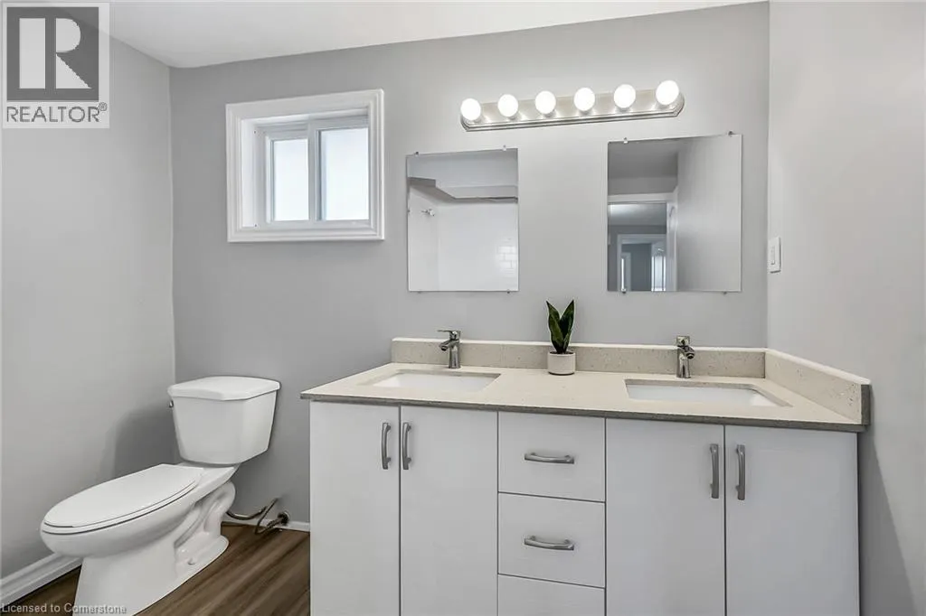 125 LIMERIDGE Road W Unit# 8, #8