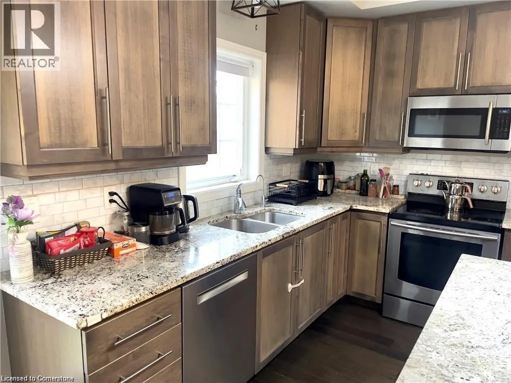 94 ROBERT PEEL Road Unit# UPPER, #UPPER
