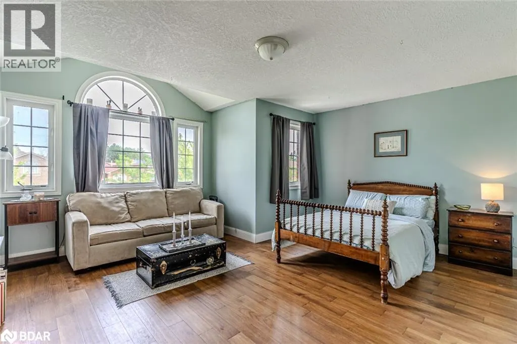9 BUGGS Gate