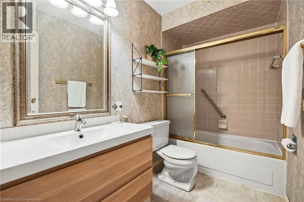 1552 KERNS Road Unit# 4, #4