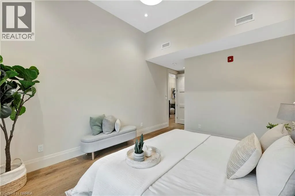 7 GRAND RIVER Street N Unit# 204, #204