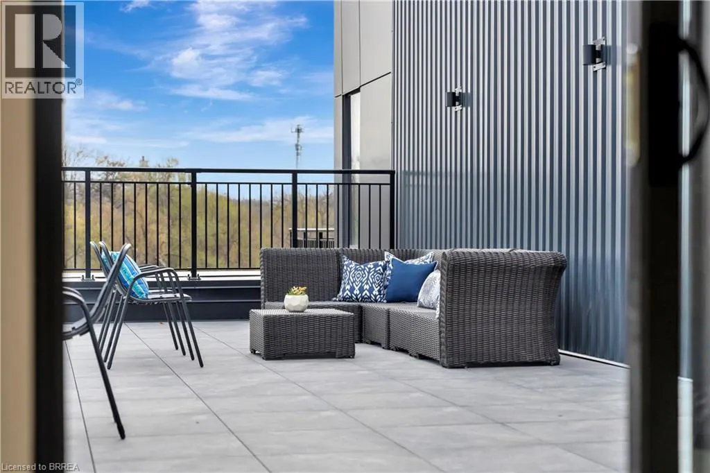 7 GRAND RIVER Street N Unit# 204, #204