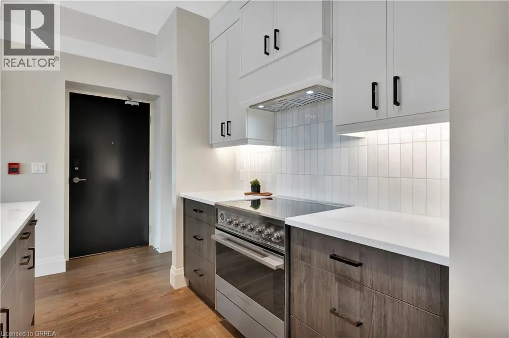 7 GRAND RIVER Street N Unit# 204, #204