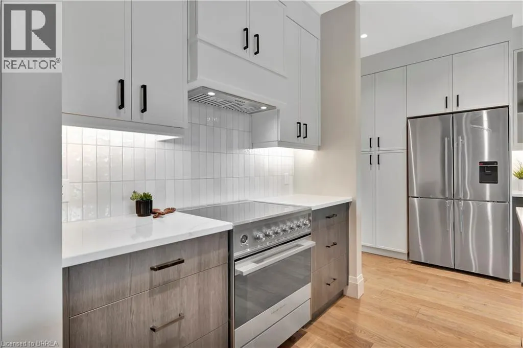 7 GRAND RIVER Street N Unit# 204, #204