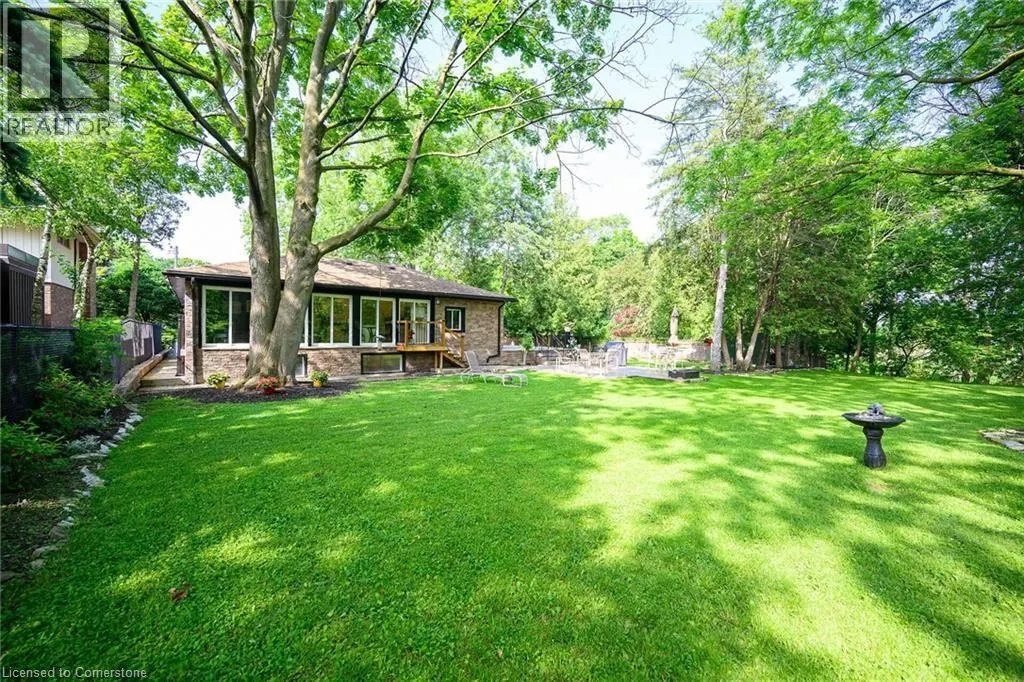 16 FREELAND Court