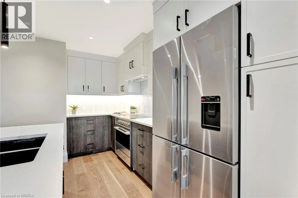 7 GRAND RIVER Street N Unit# 201, #201