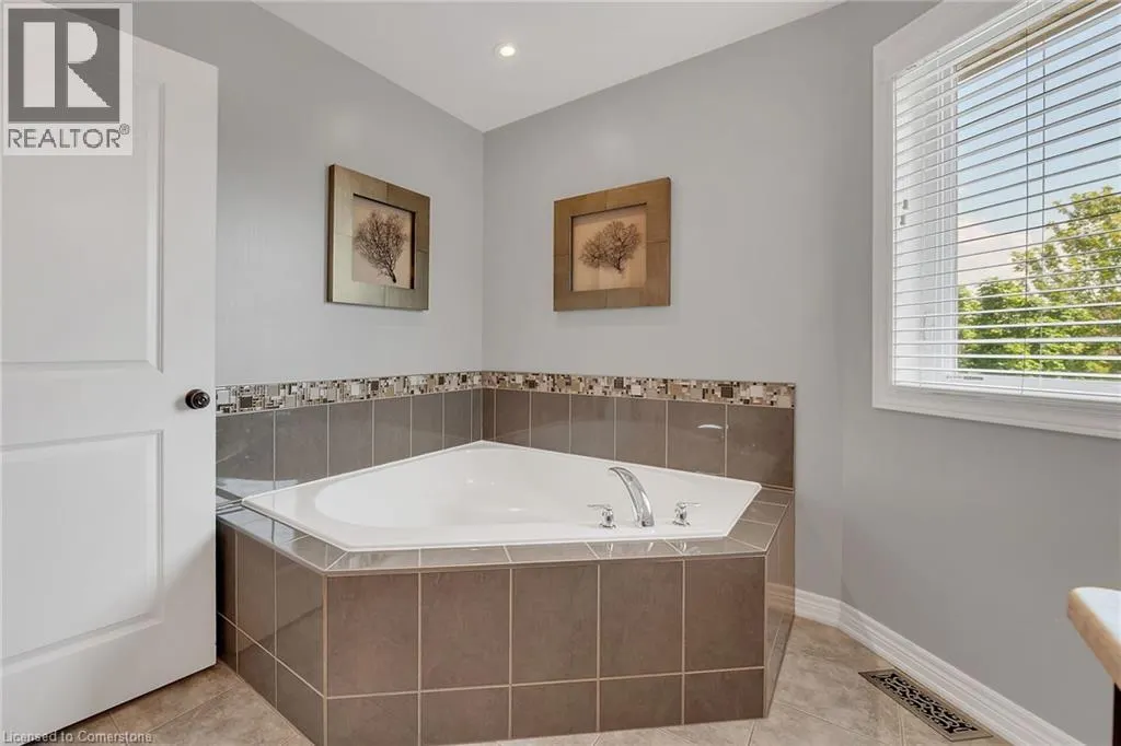 47 SOUTHWOOD Crescent