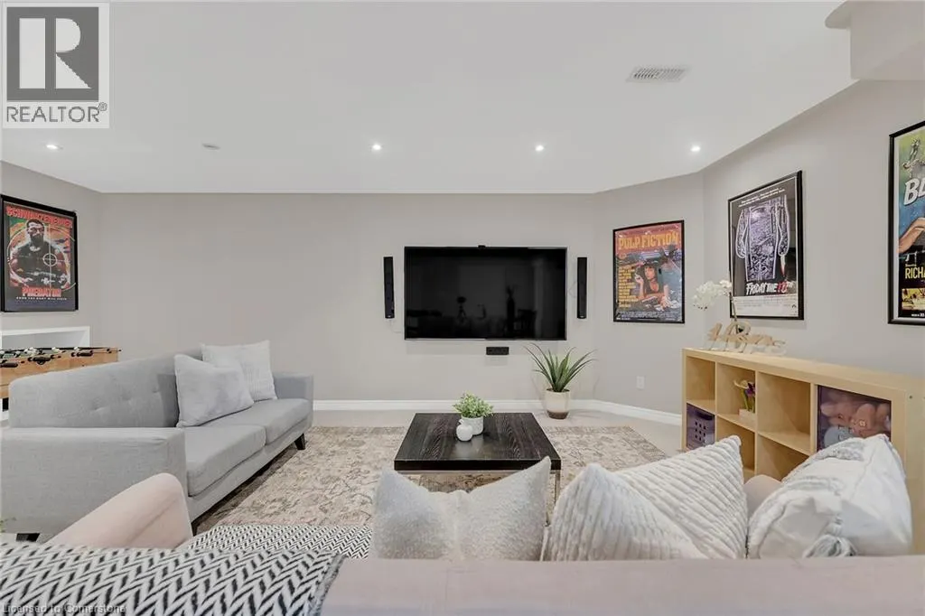 47 SOUTHWOOD Crescent