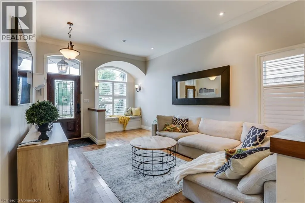 1016 ALBERNI Road