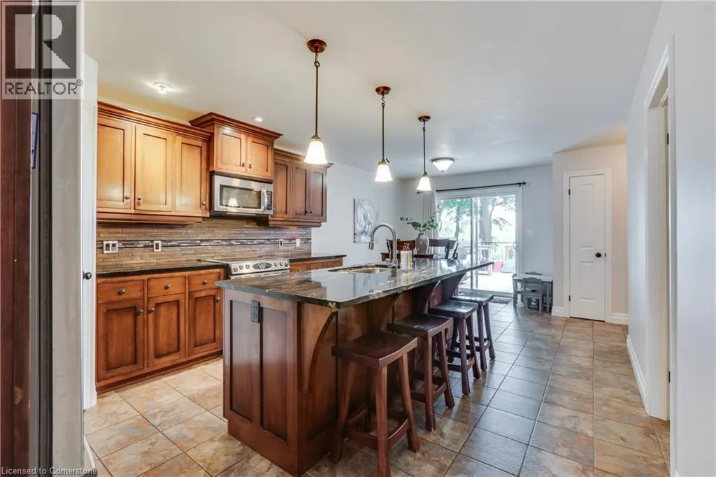 1016 ALBERNI Road