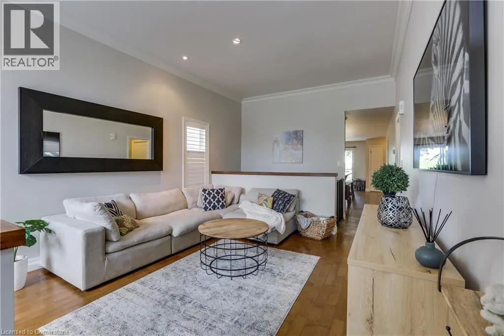 1016 ALBERNI Road
