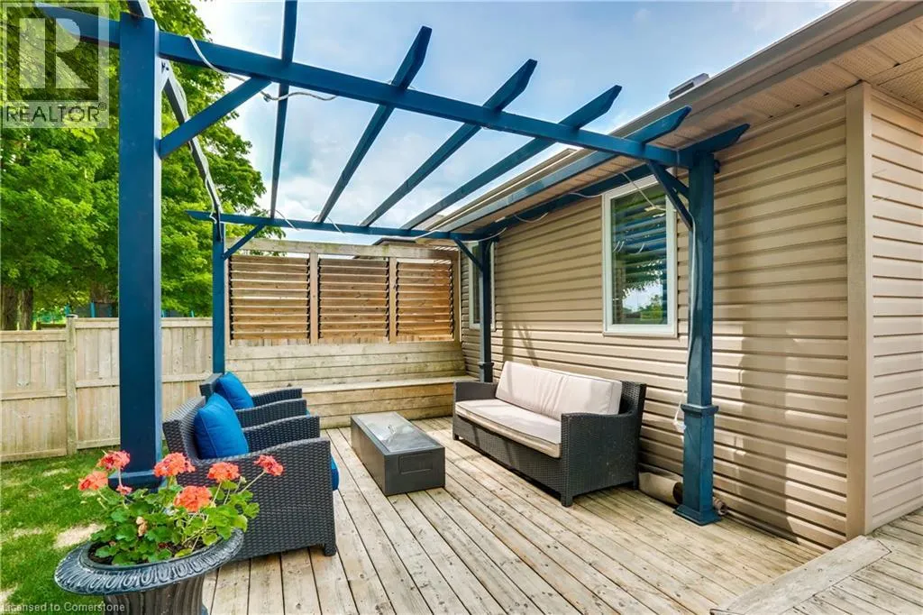 1016 ALBERNI Road