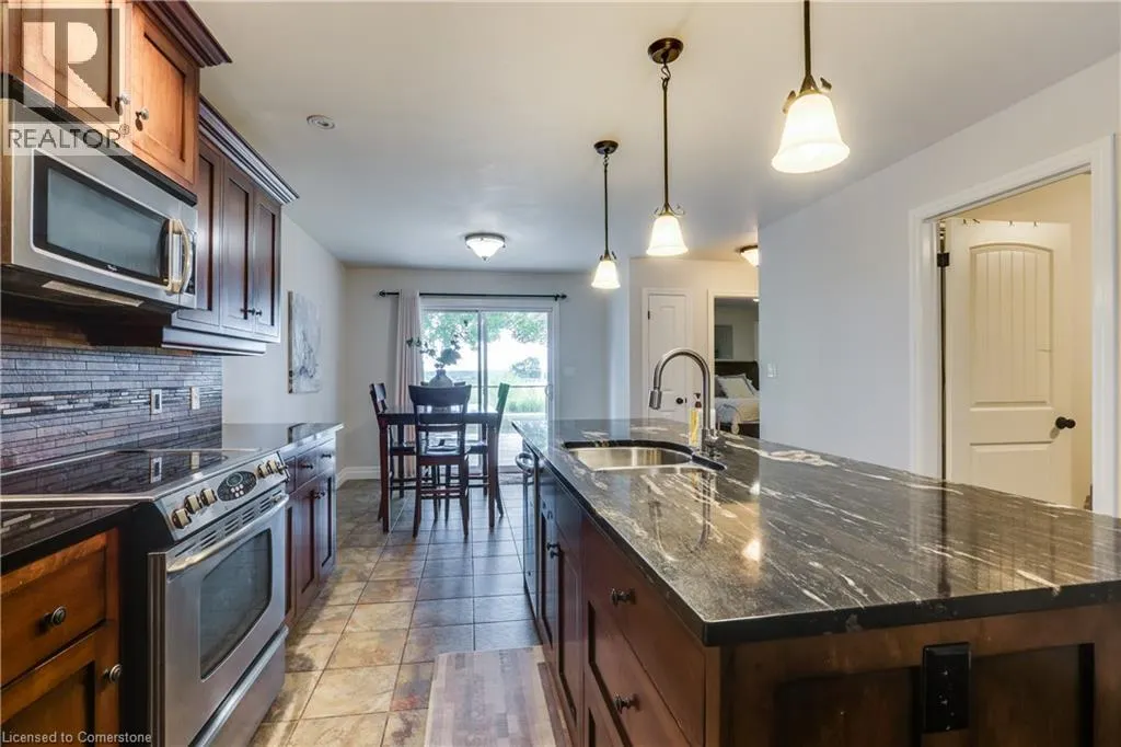 1016 ALBERNI Road
