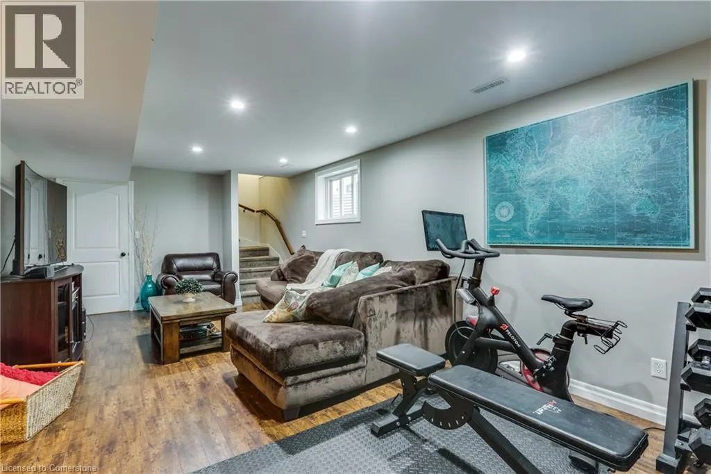 1016 ALBERNI Road