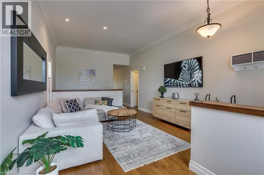 1016 ALBERNI Road