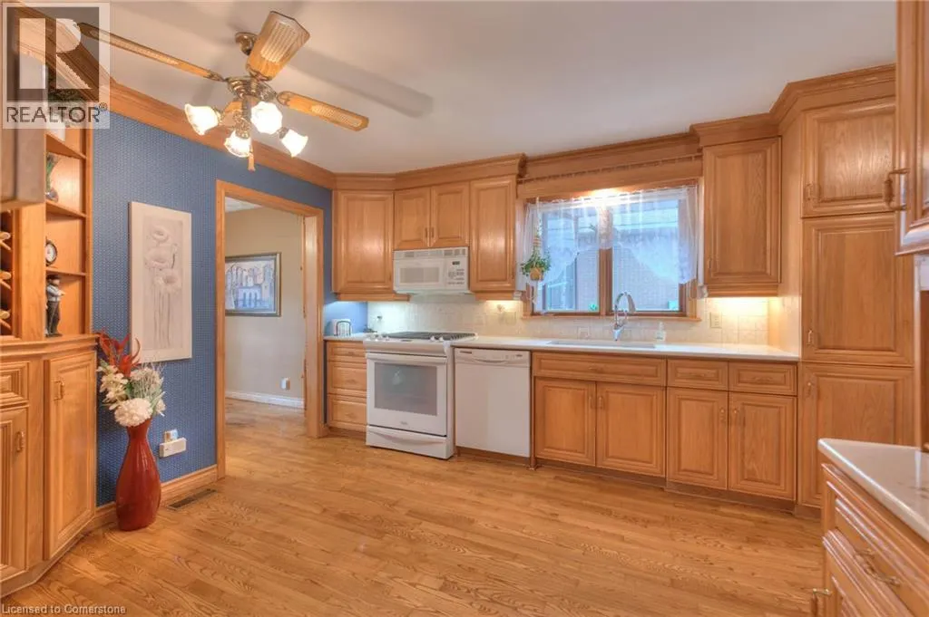 1 KINGFISHER Drive