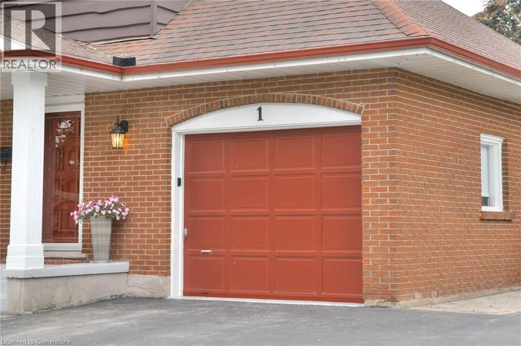 1 KINGFISHER Drive