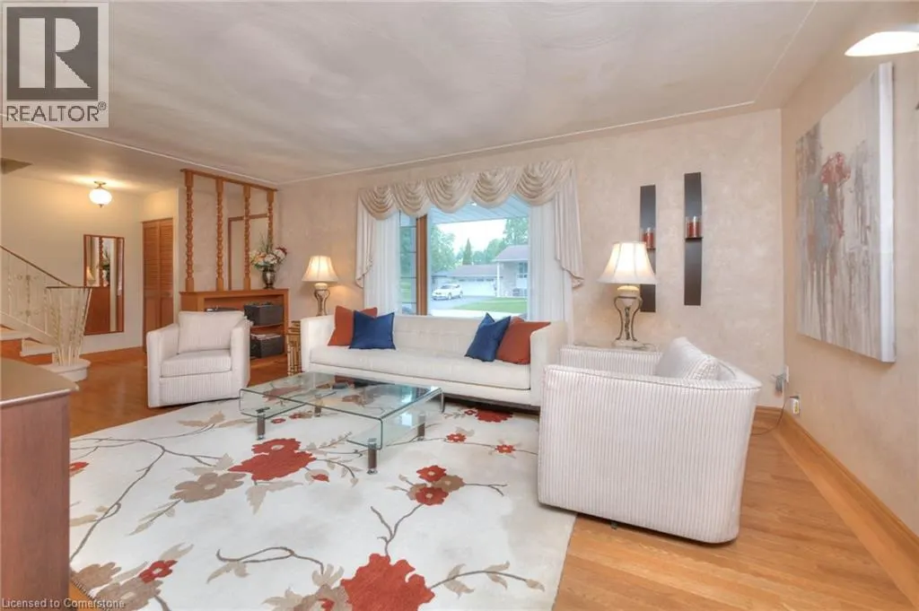 1 KINGFISHER Drive